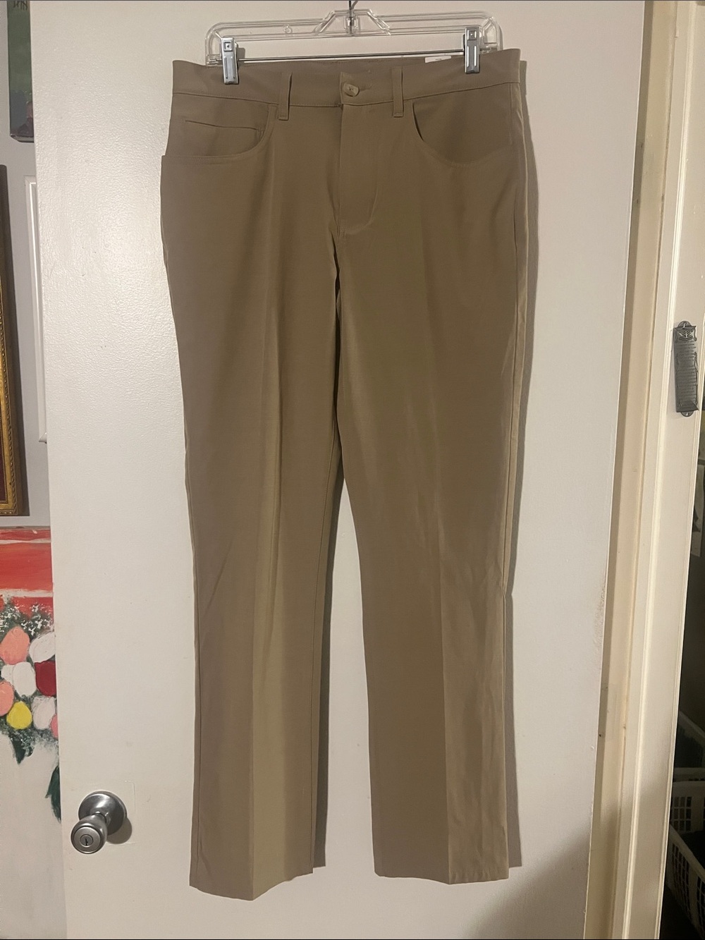 Perry Ellis flat front 5 pocket pants.